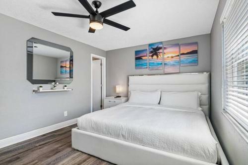 Heated Pool House Only 5 Minutes To Gulf Beaches!