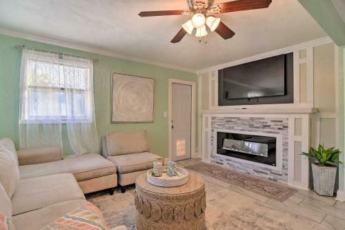 Family-friendly, Pastel Gem With Private Pool!