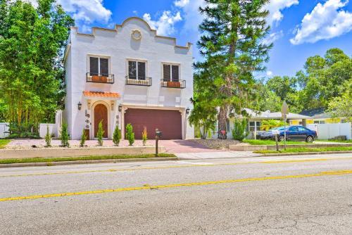 Sunny Sarasota Abode With Yard About 1 Mi To Dtwn!