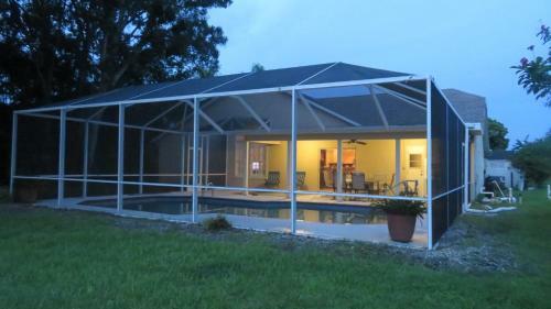 Luxury 3-bedroom Home Near Beaches With Pool
