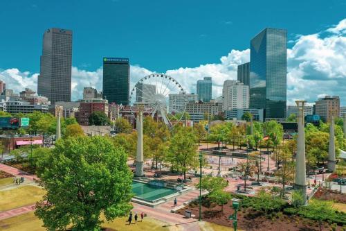Spacious Home (3bd/2ba) On A Hill Near Dwntwn Atl