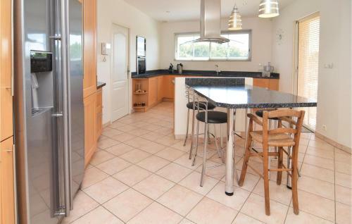 Nice Home In Calvisson With Wifi And 4 Bedrooms