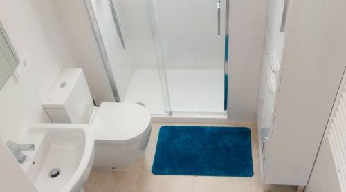Lovely Apartment Centrally Located In Estepona