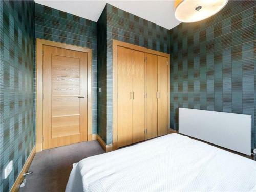 Lovely-2 Bedroom Apartment In City Centre