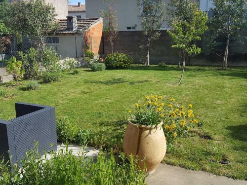 Villa Charmante Maison Avec Jardin Et Garage.
