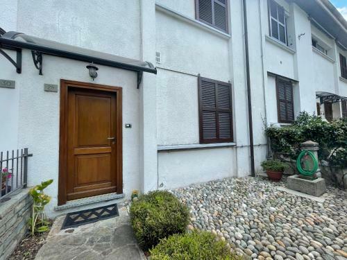 Terraced House With Garden In Dongo - Larihome