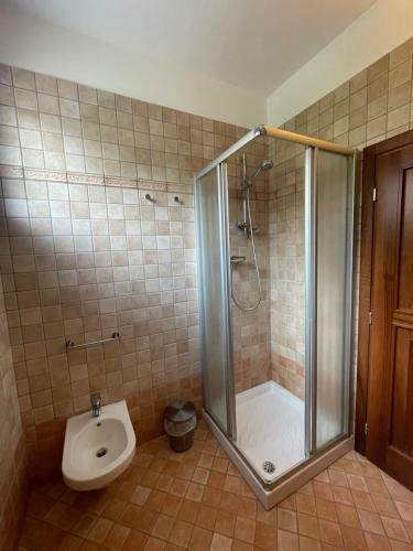 Terraced House With Garden In Dongo - Larihome