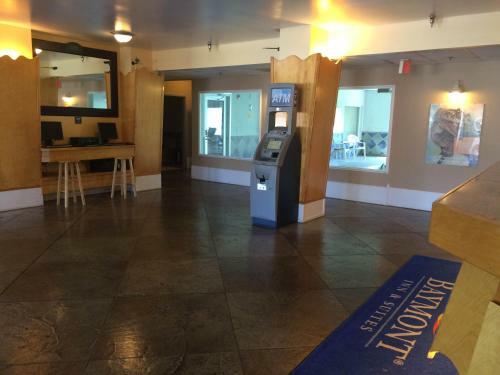 Posada Modern Inn & Suites - Lawrenceburg