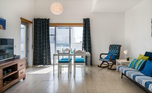 Beautiful Apartment With Terrace And A Pool