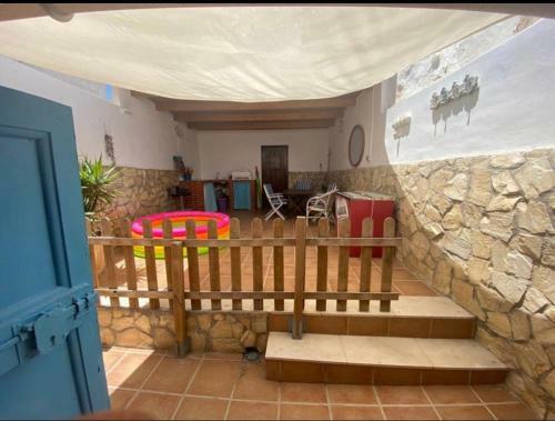 Casa De Pueblo Con Patio Amplio, Cerca De La Playa