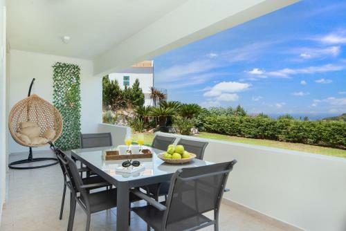 Island Hills Sea View Suite 3