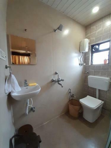 Hotel Nirvana Lodging & Boarding By Wb Inn
