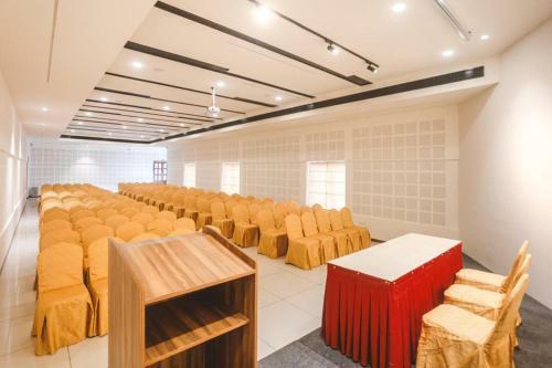 Surendra Trident Hotel