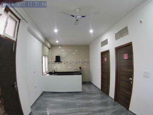 Apartamento Oyo Home 84939 Choudhary White House