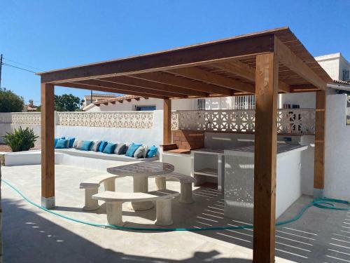 Gorgeous Newly Renovated Villa In Calpe