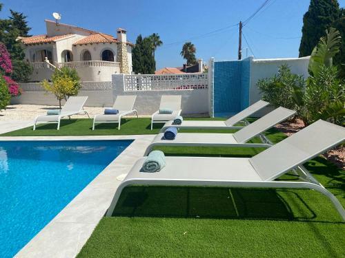 Gorgeous Newly Renovated Villa In Calpe