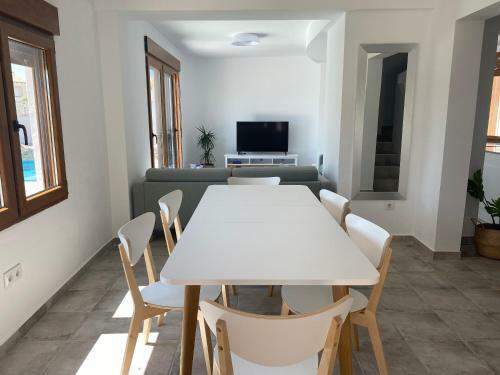 Gorgeous Newly Renovated Villa In Calpe