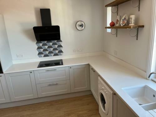 Aspen-free Parking-grade II Listed-second Floor Two Bedrooms Apartment