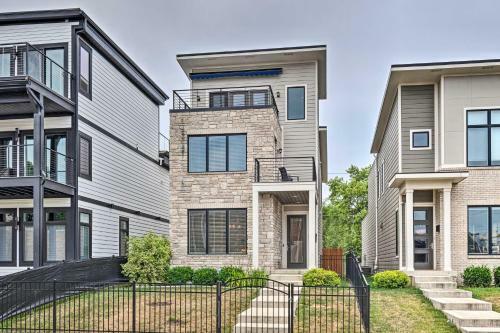 Modern Indianapolis Home With Skyline Views