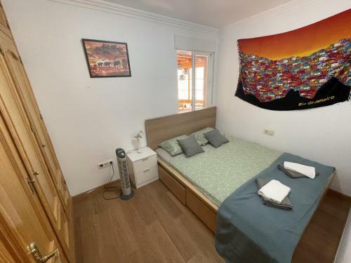 Sunny 3 Bed Apartment Only 7 Minute Walk From Beac