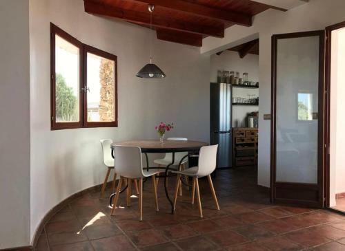 Beautiful Villa With Private Pool In Lajares