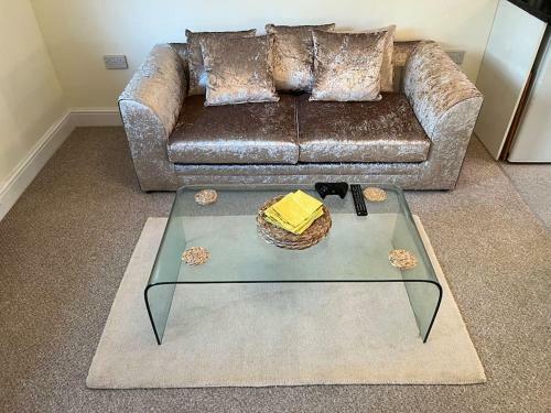 Apartamento Self Contained, Spacious Annex With Private Drive.