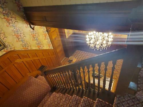 The Weis Mansion Bed And Breakfast