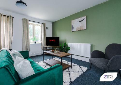 Apartamento ?lavish 4 Bed ?master Ensuite ?parking ?garden