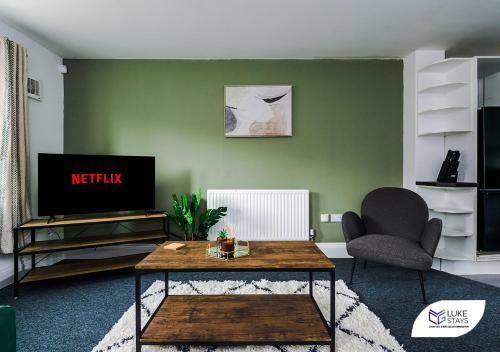 Apartamento ?lavish 4 Bed ?master Ensuite ?parking ?garden