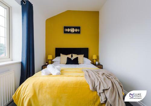 Apartamento ?lavish 4 Bed ?master Ensuite ?parking ?garden