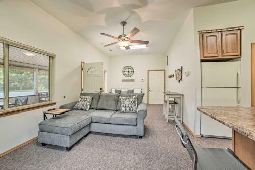 Captivating Kuttawa Retreat With Outdoor Dining