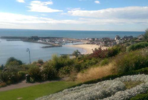 Private Apartment, Parking, Sea And Country Views