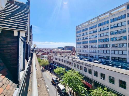 Lovely 1 Bed Apartment In Old Market Square