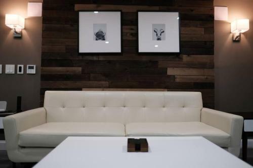 Twin Luxe Waterfront Penthouse Apartments W/sauna!