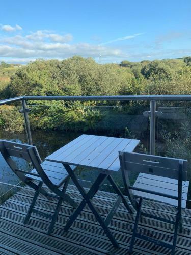 Waters Edge On Retallack Resort- Private Hot Tub