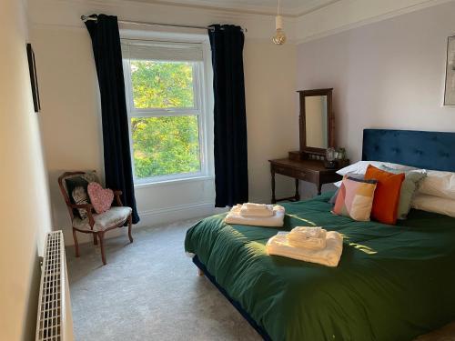 Glorious 6 Bed Detached Victorian Villa By The Sea