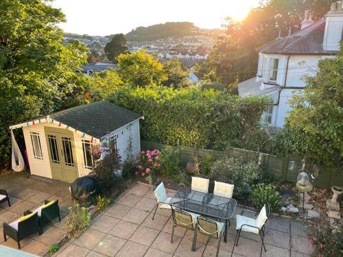Glorious 6 Bed Detached Victorian Villa By The Sea