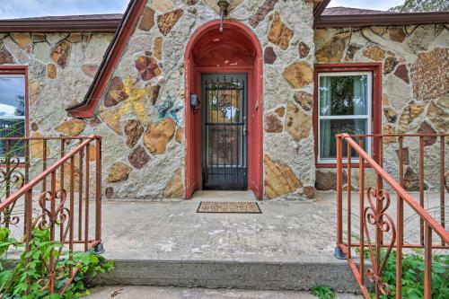 Classy Home With Enclosed Sunroom, Walk To Town