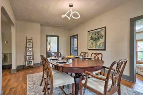 Classy Home With Enclosed Sunroom, Walk To Town
