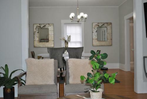 Black And White Cottage; Simple Yet Stunning.