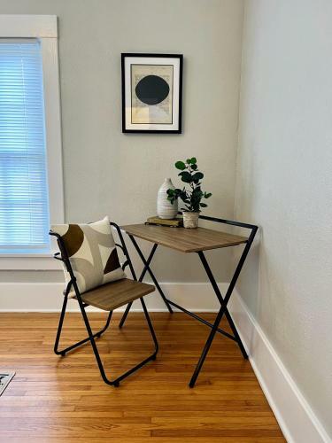 Black And White Cottage; Simple Yet Stunning.
