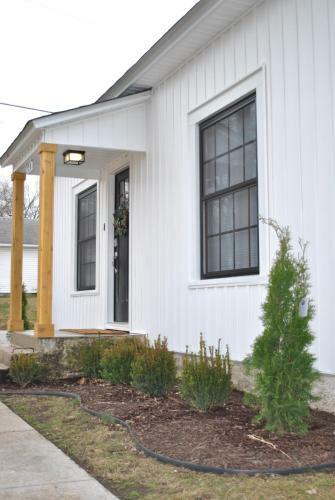 Black And White Cottage; Simple Yet Stunning.