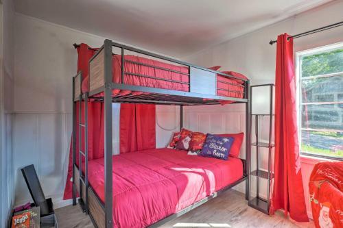 Apartamento Themed Rockaway Beach Studio With Lake View!