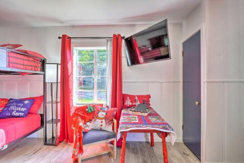 Apartamento Themed Rockaway Beach Studio With Lake View!