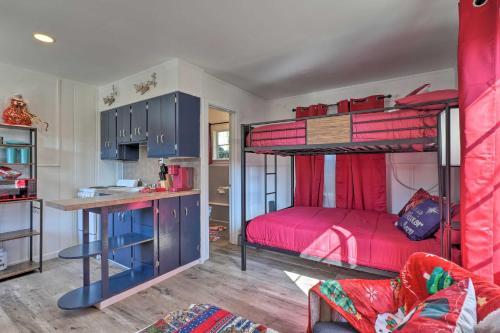 Apartamento Themed Rockaway Beach Studio With Lake View!