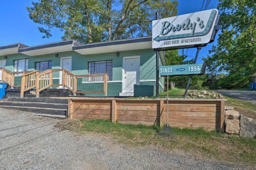 Apartamento Themed Rockaway Beach Studio With Lake View!