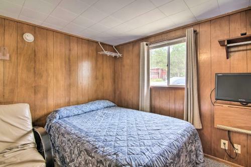 Quaint Reeds Spring Cabin, Lake And Pool Access