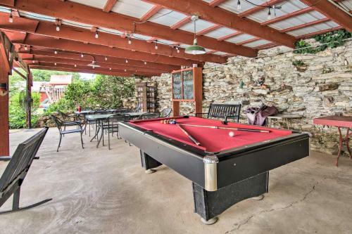 Quaint Reeds Spring Cabin, Lake And Pool Access