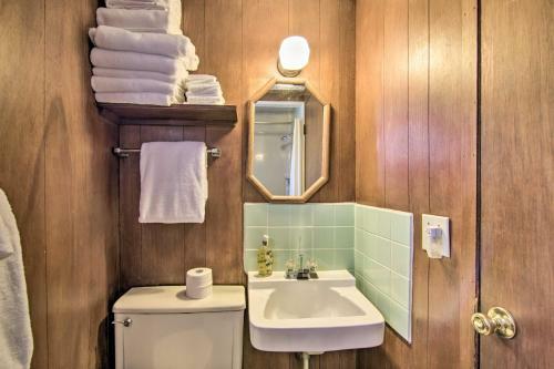 Classic Cabin On Table Rock Lake, Pool Access