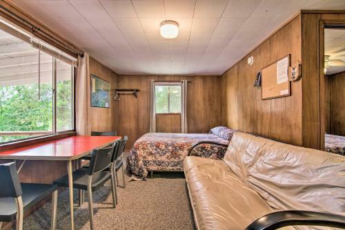 Classic Cabin On Table Rock Lake, Pool Access